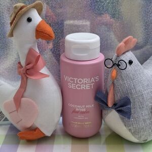 Victoria's Secret Coconut Milk Rose Cream Body Wash 10oz NEW